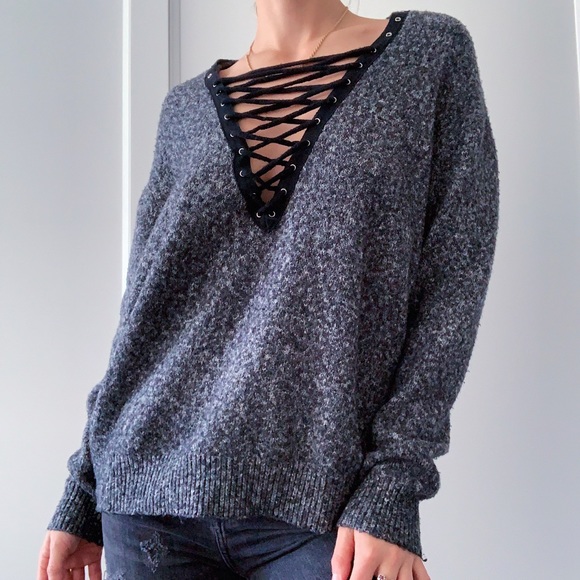 laced up v-neck sweater 🕷 - Picture 2 of 11